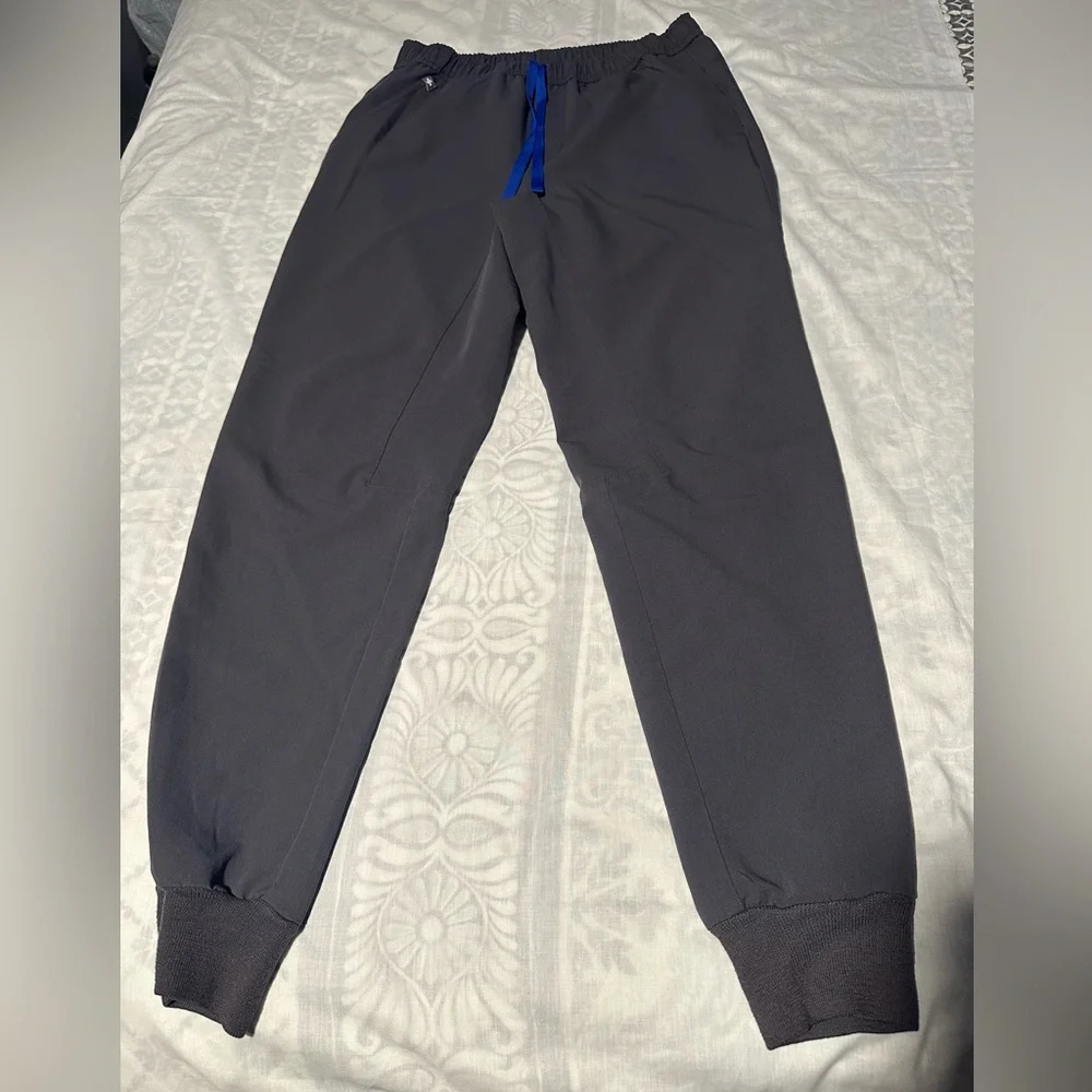 Figs Dark Gray scrub men’s joggers set side top XS pants S